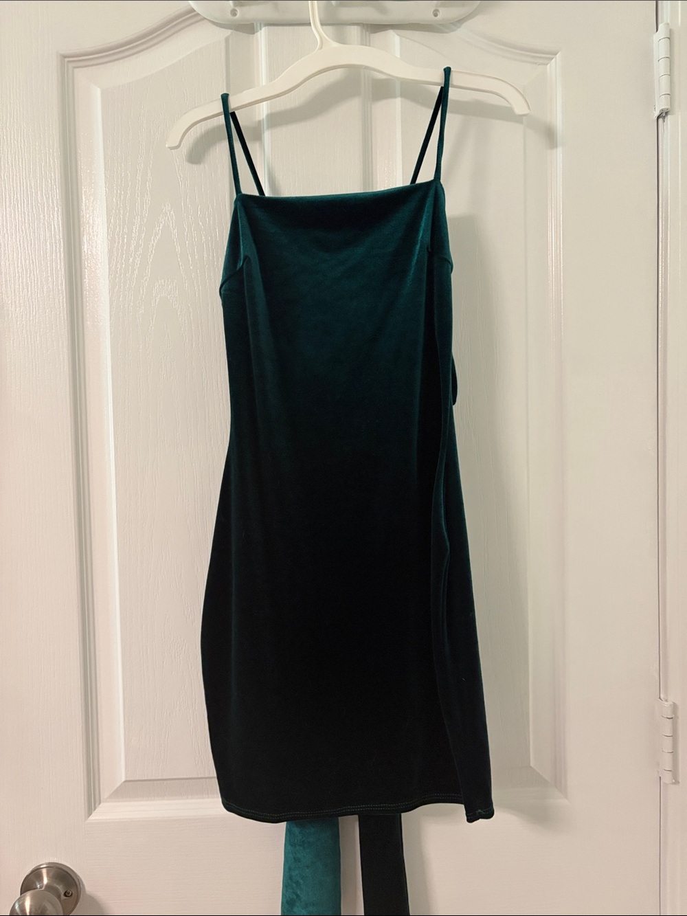 Windsor Velvet Homecoming Dress in Dark Green